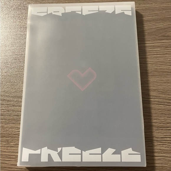 TOMORROW X TOGETHER - THE CHAOS CHAPTER: FREEZE (INCLUSIONS INCLUDED) - Picture 2 of 3